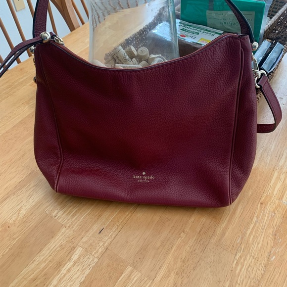 kate spade Handbags - Kate Spade Hobo purse! Some scuffing on right side.